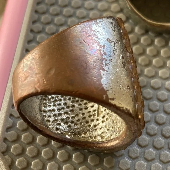 Large old chunky rings - Picture 3 of 7